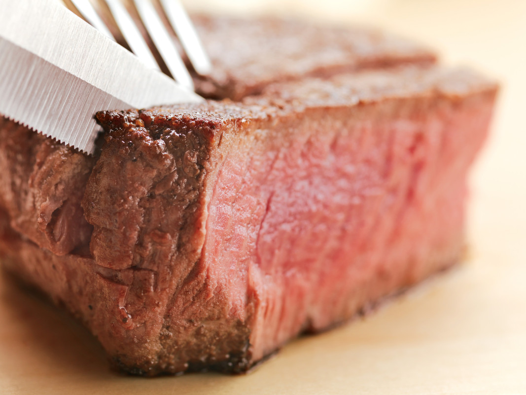 牛肉怎麼切？順紋、逆紋怎麼看？牛肉絲、滷牛腱、牛排切法看這篇就對了！
