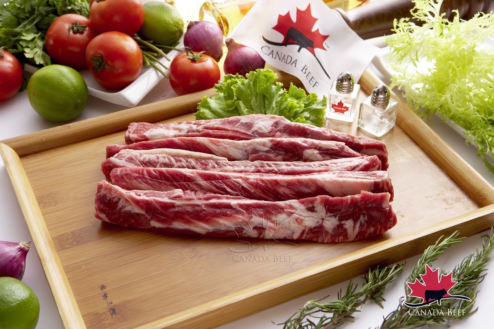 牛肋條料理怎麼煮才軟化不油膩？5 個終極秘技，煮出清爽膠質感！