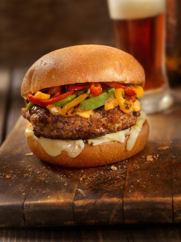 加拿大牛肉協會-美味食譜-加州陽光牛肉酪梨漢堡